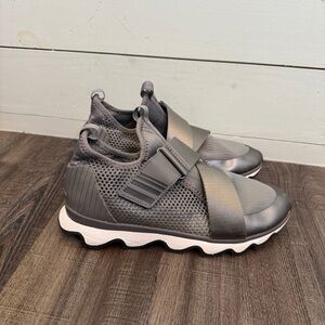 Sorel kinetic‎ gray shoes women's size 9